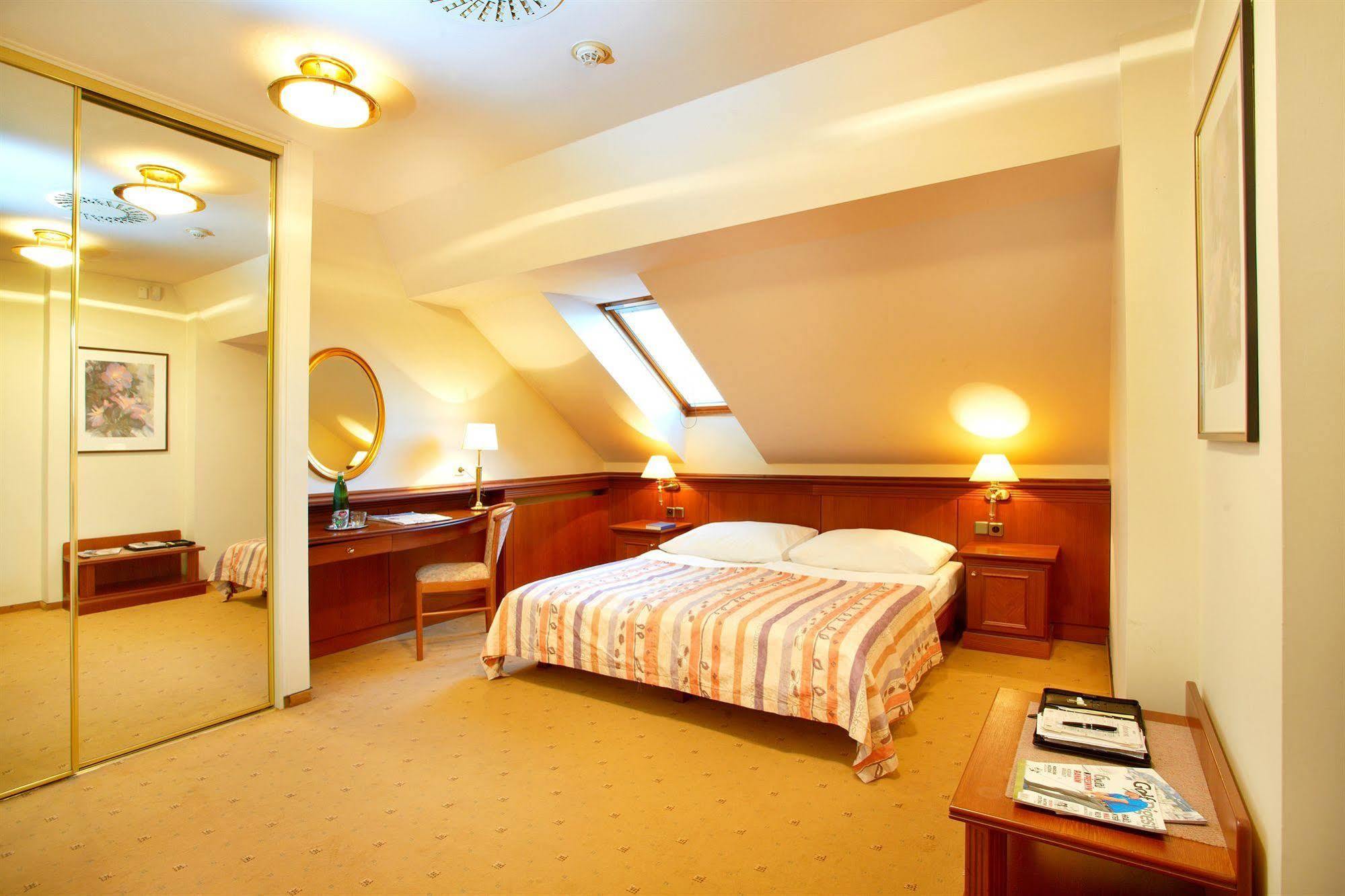 Galerie Royale Hotel Prague Ngoại thất bức ảnh