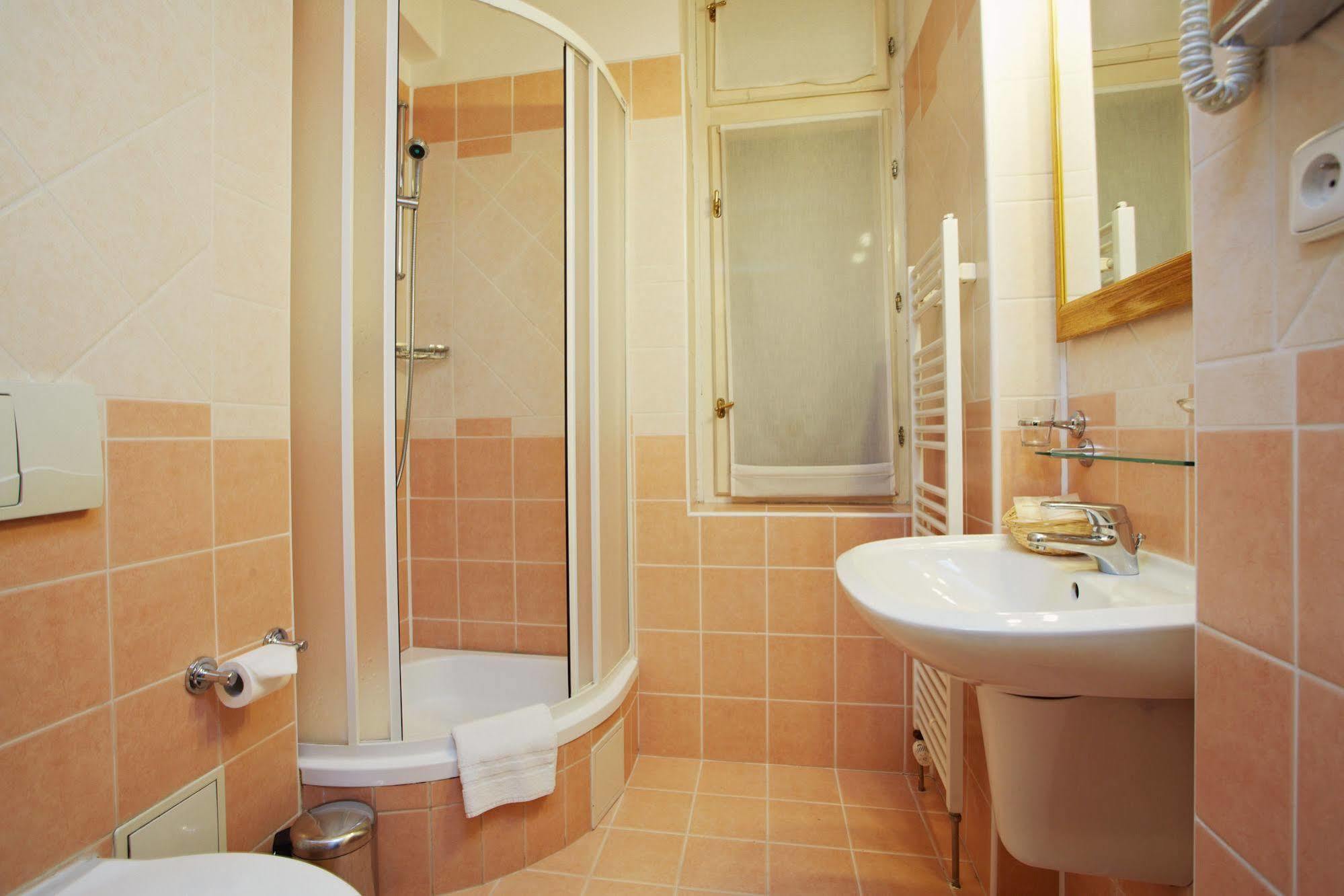 Galerie Royale Hotel Prague Ngoại thất bức ảnh