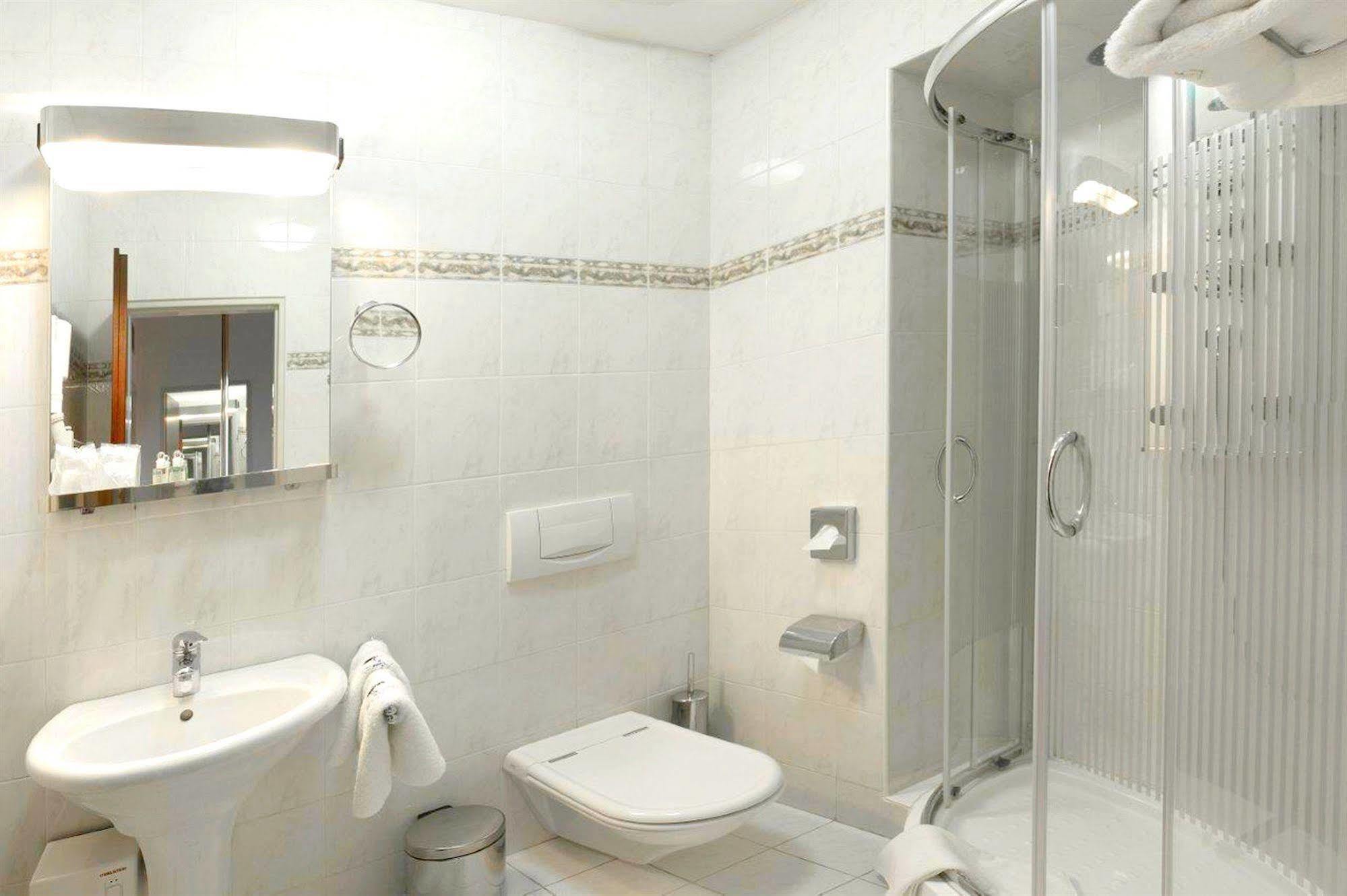 Galerie Royale Hotel Prague Ngoại thất bức ảnh