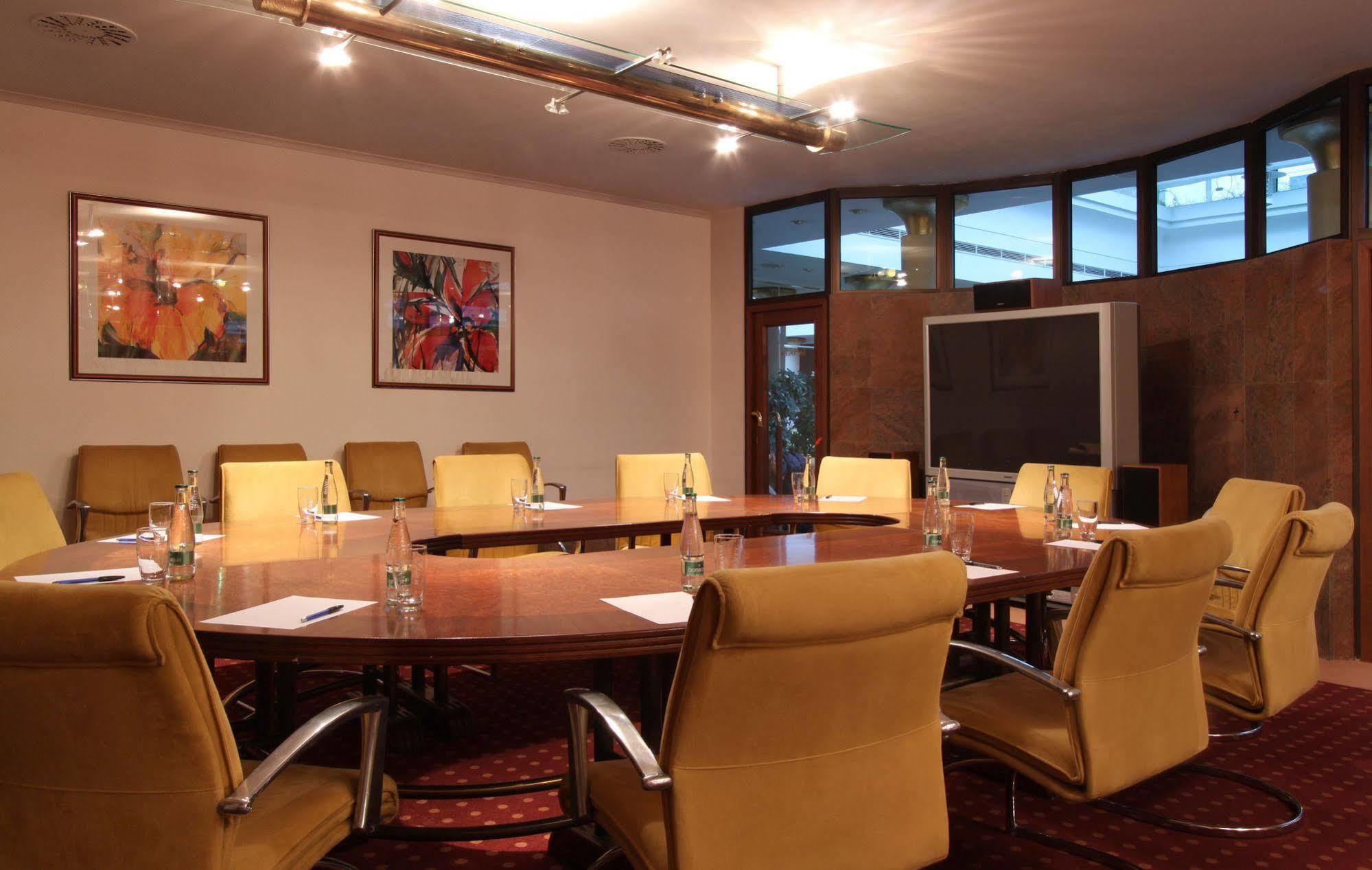 Galerie Royale Hotel Prague Ngoại thất bức ảnh
